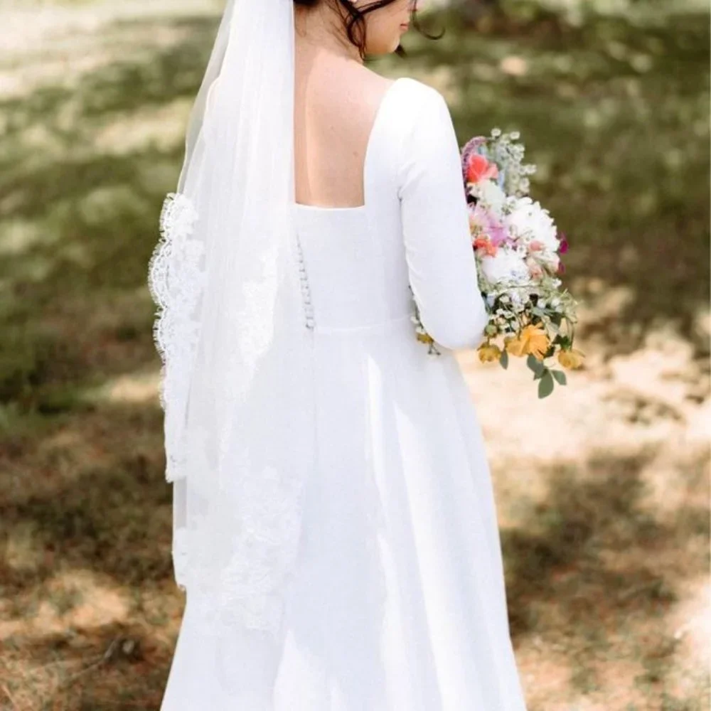 Bridal gown - Picture 11 of 15